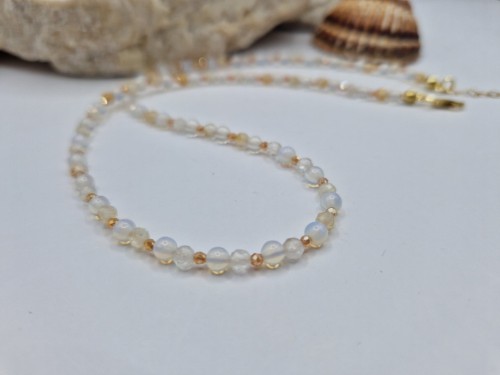 Naszyjnik z naturalnego cytrynu, opalu i kryształków ze srebrem pozłacanym