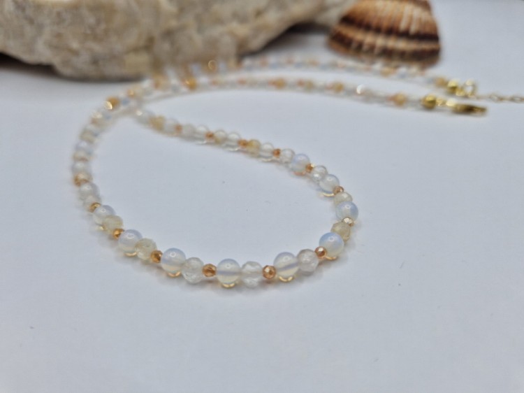 Naszyjnik z naturalnego cytrynu, opalu i kryształków ze srebrem pozłacanym