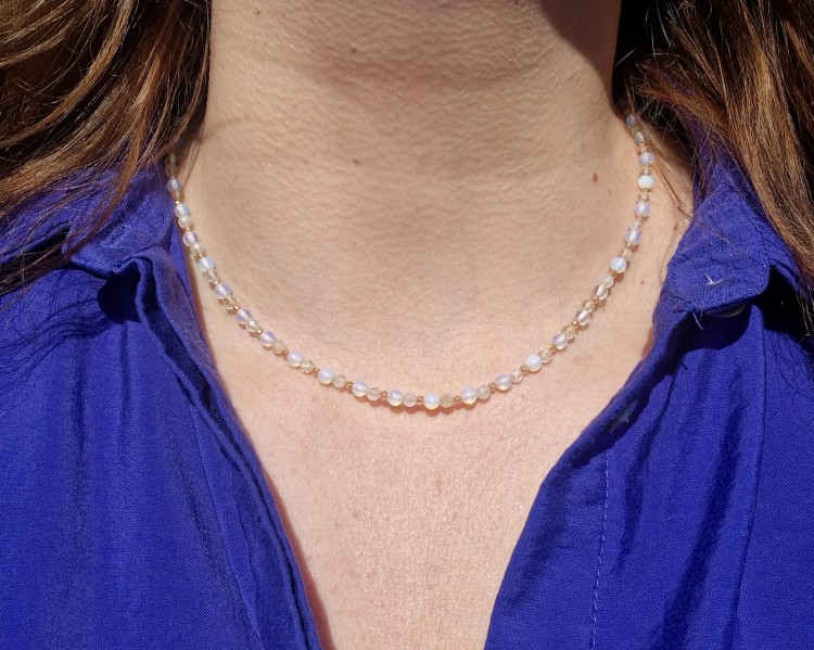 Naszyjnik z naturalnego cytrynu, opalu i kryształków ze srebrem pozłacanym