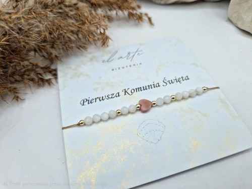 Bransoletka na Pierwszą Komunię Świętą - masa perłowa, rodonitowe serce i złoty hematyt