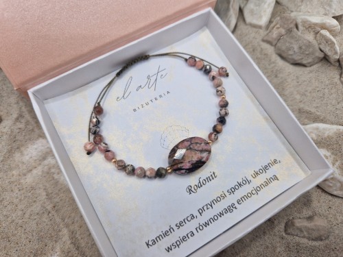 Bransoletka z naturalnego rodonitu z zapięciem makramowym